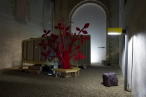 Anabelle Hulaut & David Michael Clarke. Outside-In. Exposition à la Chapelle du Genêteil. Château-Gontier. 2015.