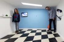 A l'intérieur de l'espace «Sam Moore». Anabelle Hulaut & David Michael Clarke. Outside-In. Exposition à la Chapelle du Genêteil. Château-Gontier. 2015.