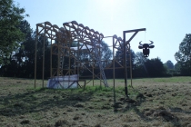 David Michael Clarke. Flying Black Cow Club. Building the trailer stage. Quinzaine Radieuse #06. Piacé-le-Radieux. 2014.
