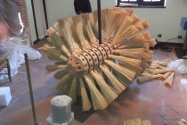 Montage de l'incroyable hérisson volant. 2016. The Stuff of Dreams. Musée Calbet. Grisolles.
