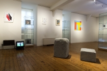 Collectif EDS, Christelle Familiari, Ernest T et Ron Haselden dans la salle Pierre Logé. Exposition: Hotel Particulier. Comissaires: Anabelle Hulaut & David Michael Clarke. Musée d'art et d'Histoire. Château-Gontier. 2005. Photo: Marc Domage.