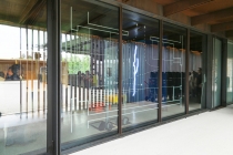 Oeuvres de Katharina Schmidt et Florence Carbonne. Vue de l'exposition collective, "Madame Orain et la mogette magique". La Cuisine centre d'art, Nègrepelisse. 2017. Photo Hervé Beurel. © Les artists & David Michael Clarke ADAGP.