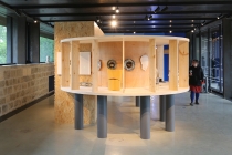 Vue de l'exposition collective, "Madame Orain et la mogette magique". La Cuisine centre d'art, Nègrepelisse. 2017. Photo Hervé Beurel. © Les artists & David Michael Clarke ADAGP.