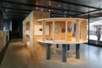 Vue de l'exposition collective, "Madame Orain et la mogette magique". La Cuisine centre d'art, Nègrepelisse. 2017. Photo Hervé Beurel. © Les artists & David Michael Clarke ADAGP.