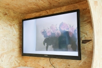 Oeuvre de Béatrice Utrilla. Vue de l'exposition collective, "Madame Orain et la mogette magique". La Cuisine centre d'art, Nègrepelisse. 2017. Photo Hervé Beurel. © Les artists & David Michael Clarke ADAGP.