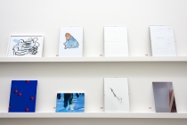 Recto-Verso. Exposition collective & vente aux enchères « à l’aveugle » au profit du Secours populaire français. Organisée par AMAC à la Fondation Louis Vuitton, Paris, 2015. Photo: Bernard Nicolau-Bergeret.