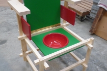 La construction du fauteuil «Rietveld Montauban» en 2014. Avec Jean-Luc Rault. Ateliers d'Itinéraires Bis, Saint-Brieuc.