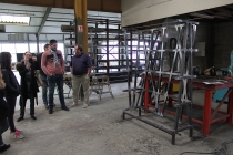Visite de l'atelier Métal RJ. Dans le cadre d'une résidence artistique organisé par le Frac Normandie Caen au Collège Sainte Thérèse à Saint-Pierre-en-Auge. 2017.
