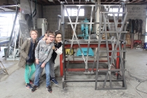Visite de l'atelier Métal RJ. Dans le cadre d'une résidence artistique organisé par le Frac Normandie Caen au Collège Sainte Thérèse à Saint-Pierre-en-Auge. 2017.