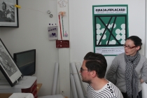 Installation de l'exposition, Placard-Placard. Dans le cadre d'une résidence artistique organisé par le Frac Normandie Caen au Collège Sainte Thérèse à Saint-Pierre-en-Auge. 2017.