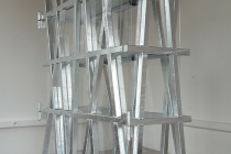 David Michael Clarke - Balade pour Rudy et Gilles. Sculpture réalisalée dans le cadre d'une résidence artistique organisé par le Frac Normandie Caen au Collège Sainte Thérèse à Saint-Pierre-en-Auge. 2017.