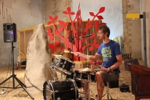 Shipsides & Beggs. Song writing session. Dans l'exposition, Outside-In. Château-Gontier. 2015.