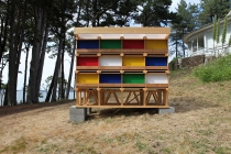 David Michael Clarke. Unité d'Habitation pour 24 lapins. Flying Black Cow Utopia Club. Galerie du Dourven. 2014. Photo : Hervé Beurel.