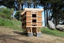 David Michael Clarke. Unité d'Habitation pour 24 lapins. Flying Black Cow Utopia Club. Galerie du Dourven. 2014. Photo : Hervé Beurel.